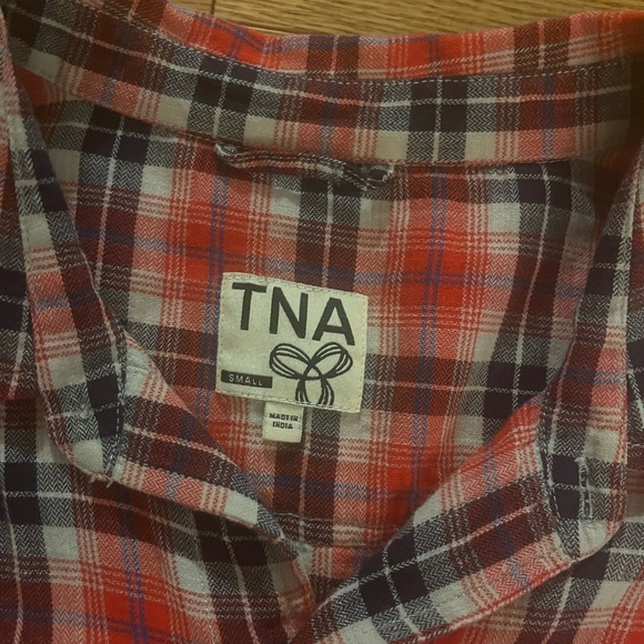 [S]ARITZIA TNA Rae Oversized Flannel Plaid Button Down Shirt Red Womens Pocket - Picture 3 of 8
